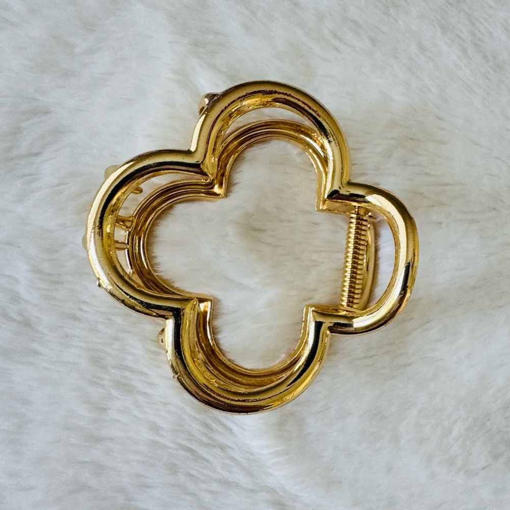 Gold Clover Hair Claw Clip - Picture 6 of 7